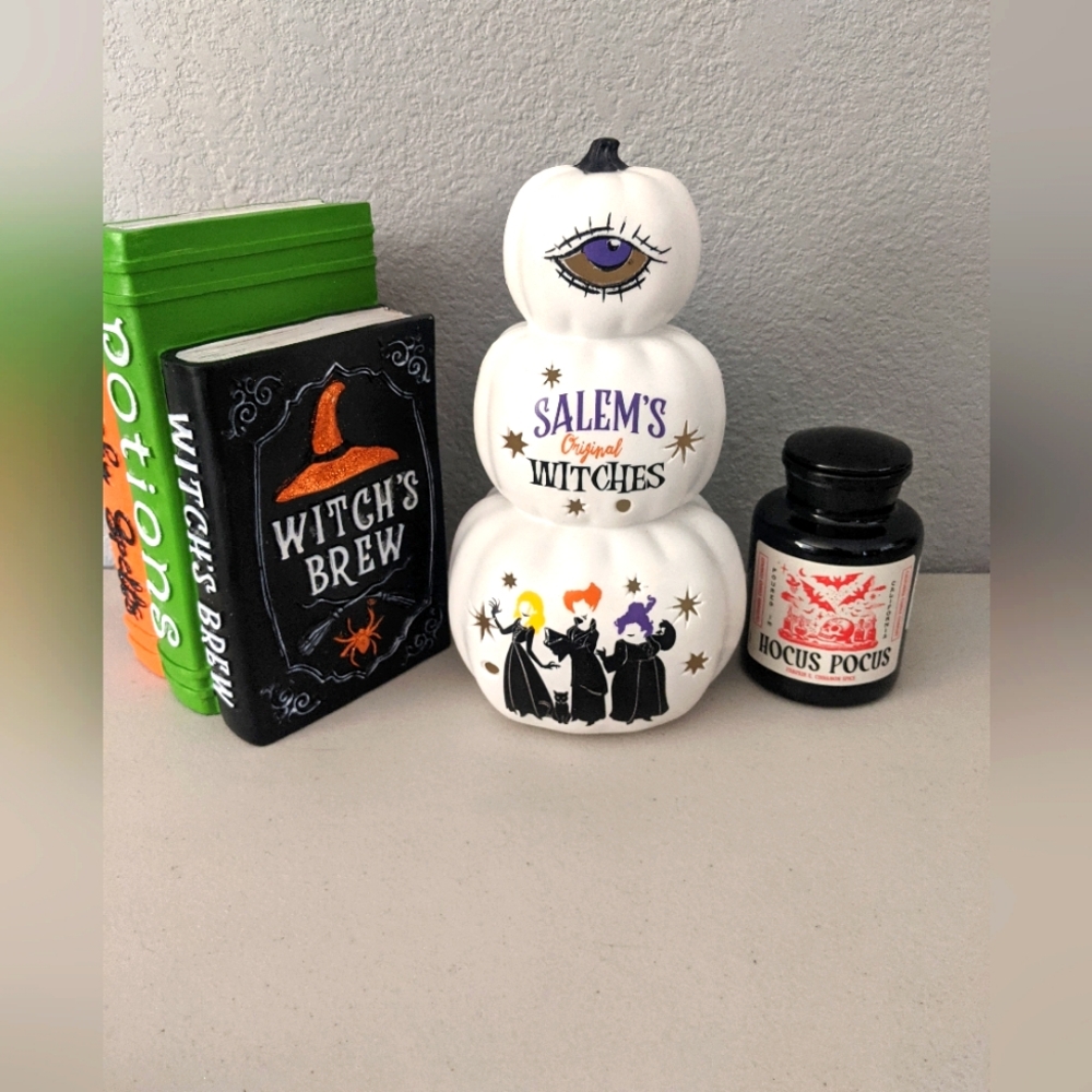 Disney Halloween Hocus Pocus Pumpkin Light Up Witchy Decor Mystical Evil Eye